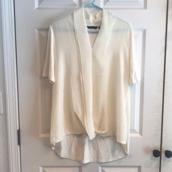 H by Halston Tops - H by Halston brand size M pullover short sleeve top- longer in back